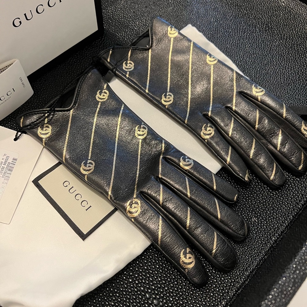 GUCCI GG Leather Gloves | Black and Gold - Picture 2 of 7
